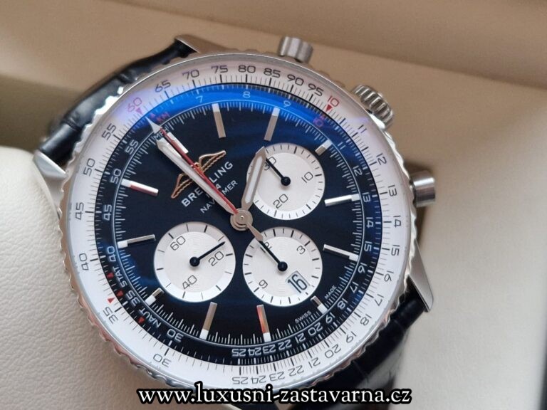 Breitling_Navitimer_B01_Chronograph_46mm_002