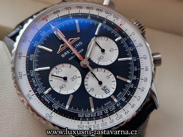 Breitling_Navitimer_B01_Chronograph_46mm_003