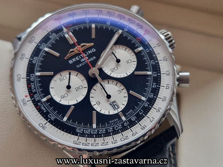 Breitling_Navitimer_B01_Chronograph_46mm_006