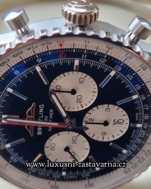 Breitling_Navitimer_B01_Chronograph_46mm_008