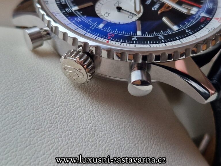 Breitling_Navitimer_B01_Chronograph_46mm_009