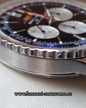 Breitling_Navitimer_B01_Chronograph_46mm_010