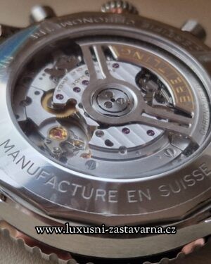 Breitling_Navitimer_B01_Chronograph_46mm_011