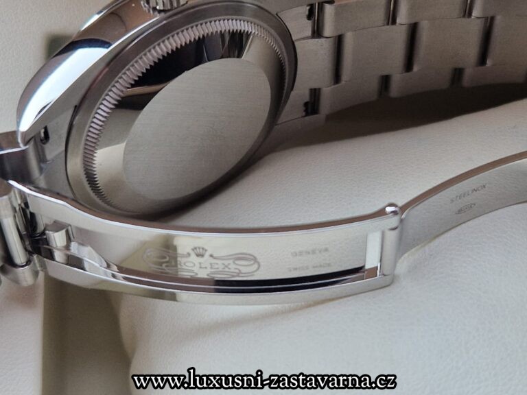 Rolex_Oyster_Perpetual_36mm_012